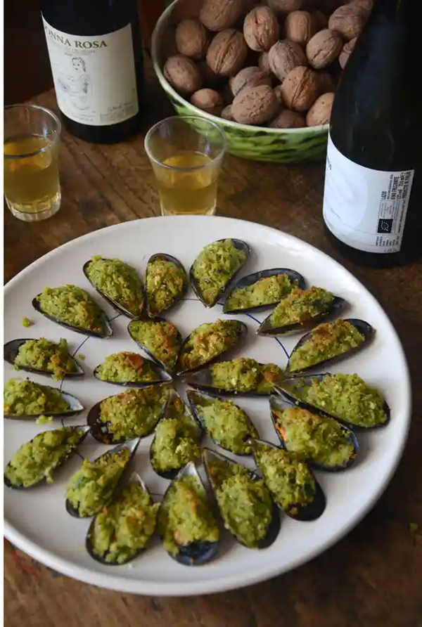 Stuffed mussel shells (Cozze gratinate)