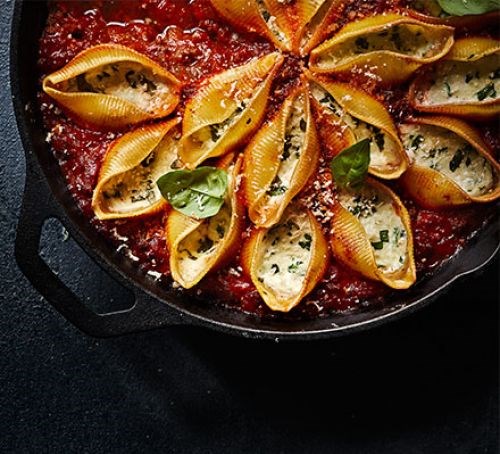 Stuffed pasta Bolognese bake