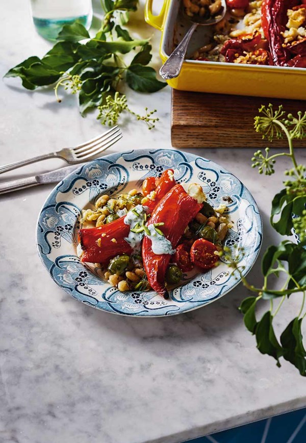 Stuffed peppers with feta & beans