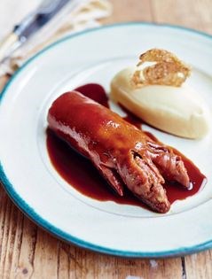 Stuffed pig's trotter (Pied de cochon Tante Claire)