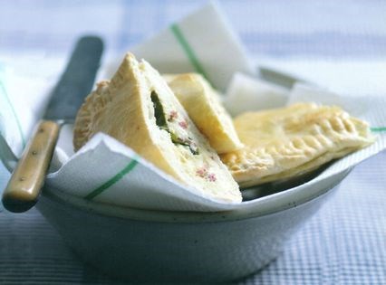 Stuffed pizza (Calzone imbottito)