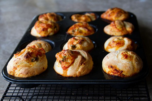 Stuffed pizza rolls