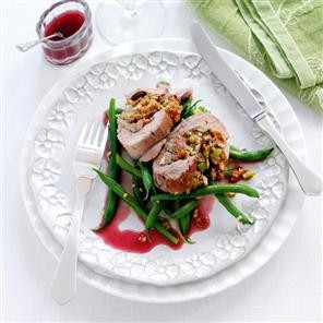 Stuffed pork fillet with hazelnut green beans