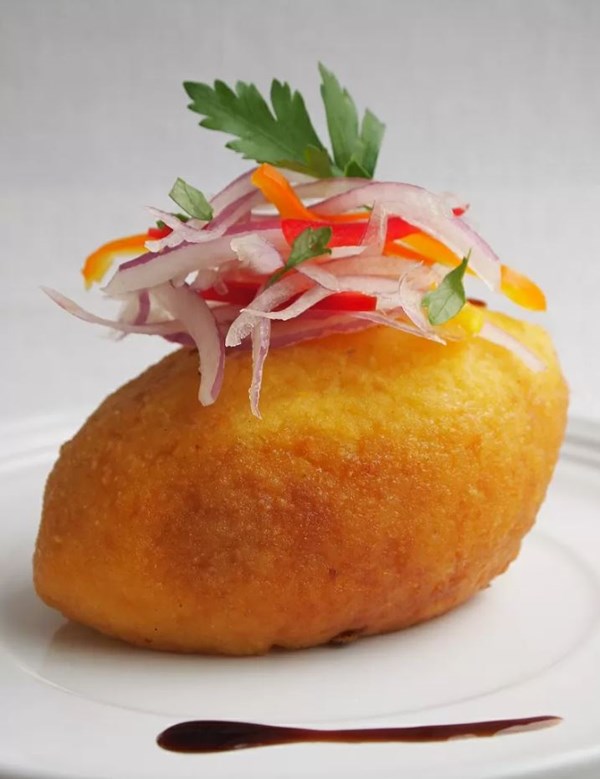 Stuffed potato (Papa rellena)
