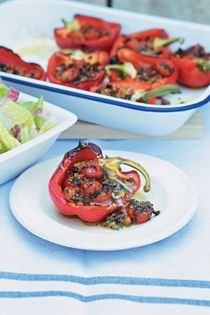 Stuffed red peppers with pine nuts