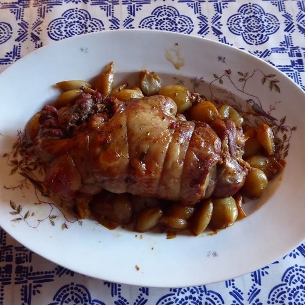 Stuffed shoulder of lamb (L'épaule d'agneau farcie)