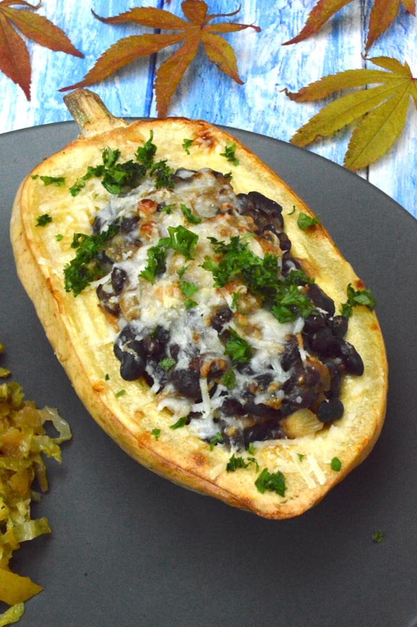 Stuffed squash: a vegetarian bean version