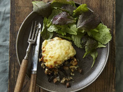 Stuffed thyme and cheese mushrooms