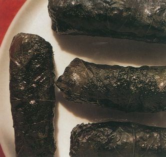 Stuffed vine leaves (Yalanci yaprak dolmasi)