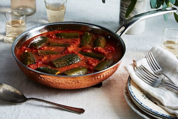 Stuffed zucchini simmered in tomato sauce (Zucchine ripiene alla Romana)