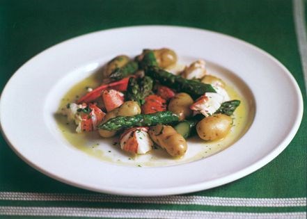 Suffolk asparagus with lobster and Anya potatoes