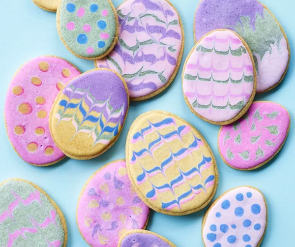 Sugar cookies with berry royal icing