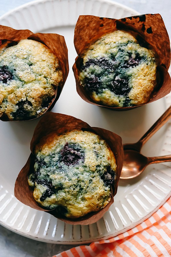 Sugar crunch blueberry almond muffins