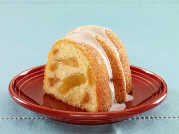 Sugar dusted apple bundt cake