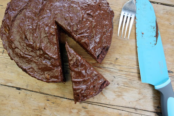 Sugar-free beetroot and chocolate cake with an avocado banana chocolate frosting