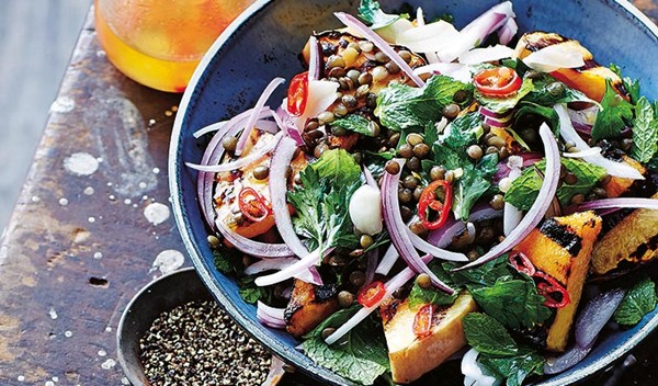 Sugar pumpkin with lentils and tangy dressing