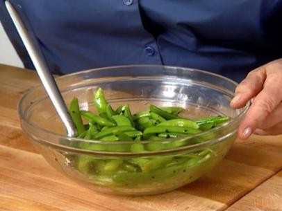 Sugar snap peas with sesame