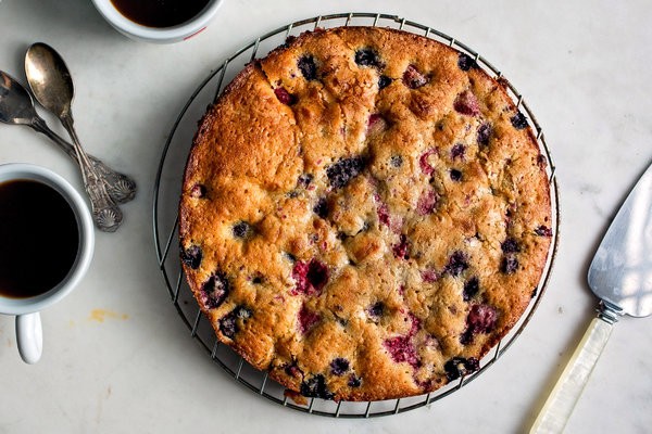 Summer berry buckle
