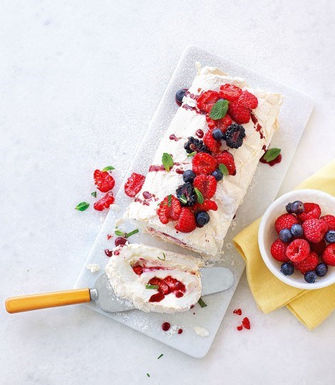 Summer berry Pavlova roulade