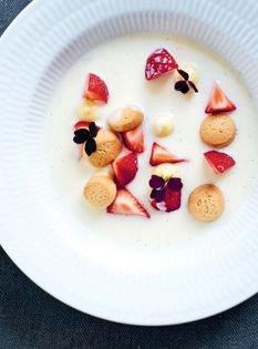 Summer buttermilk soup (Koldskål) [Ben Coughlan]