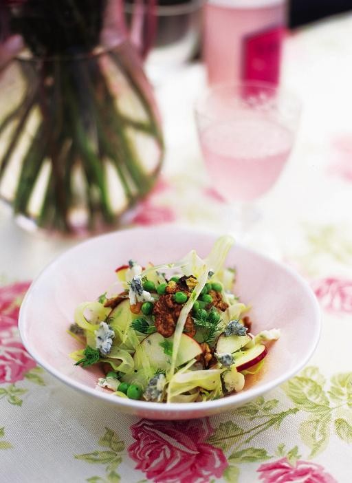 Summer crunch salad with walnuts and Gorgonzola