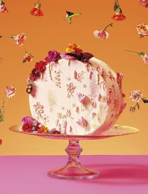 Summer floral cake
