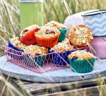 Summer fruit crumble muffins