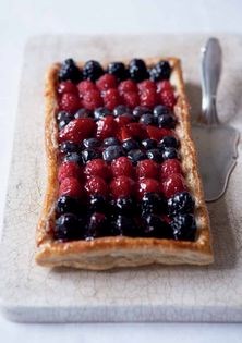 Summer fruit tart with lime (Tarte aux fruits rouges et citron vert)