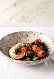 Summer granola and yoghurt