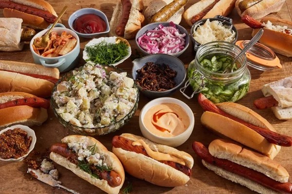 Summer hot dog bar 