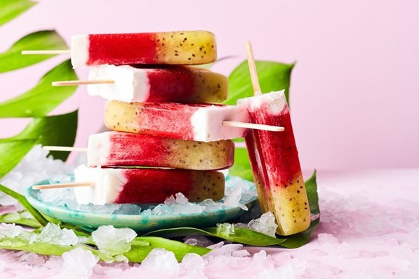 Summer kiwi icy poles