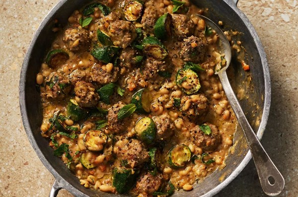 Summer lamb & haricot bean casserole