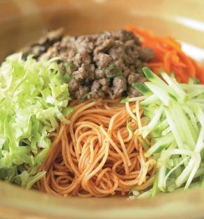 Summer noodles with vegetables (Bibm guksoo)