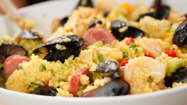 Summer paella salad