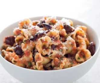 Summer pasta puttanesca