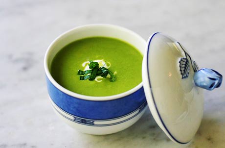Summer pea soup
