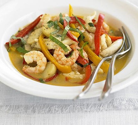 Summer pepper and fish stew