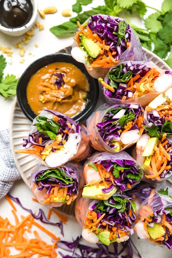 Summer rolls with shrimp and peanut hoisin sauce