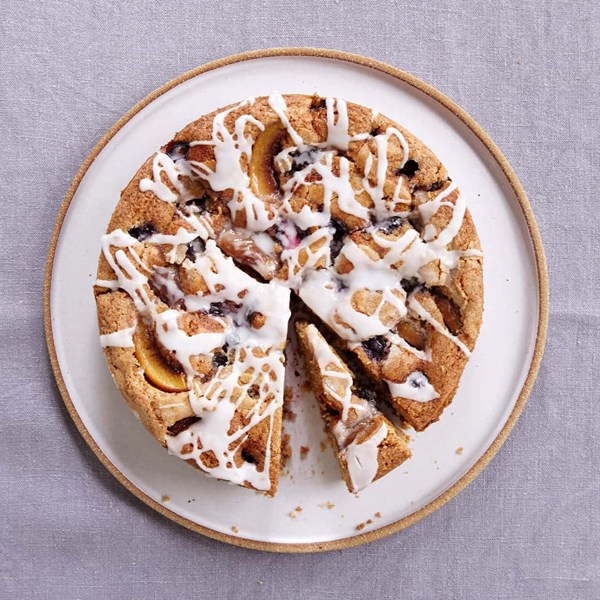 Summer spelt almond cake