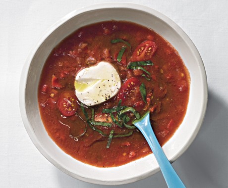 Summer tomato and bell pepper soup