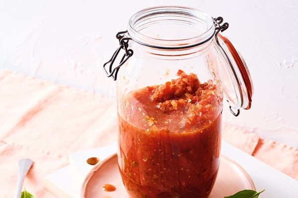 Summer tomato sauce