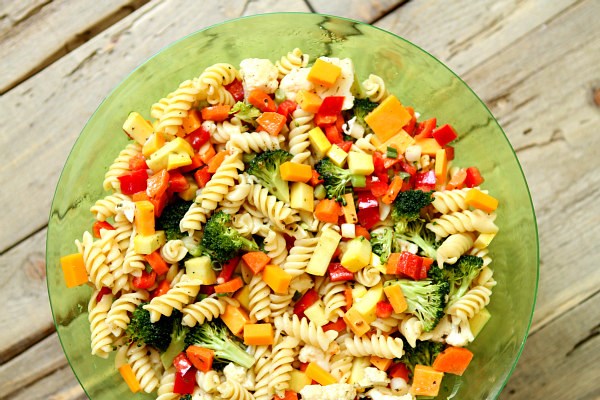 Summer vegetable pasta salad