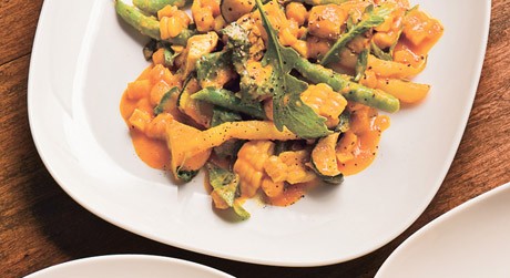 Summer vegetable ragout with exotic curry sauce