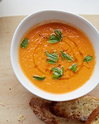 Summery fresh tomato soup