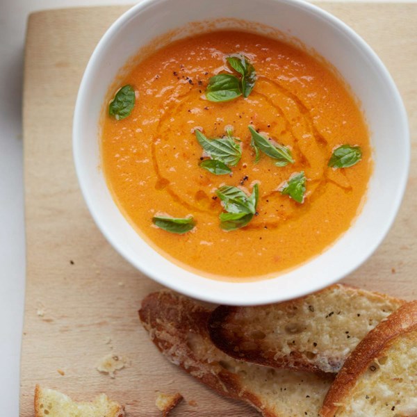 Summery fresh tomato soup