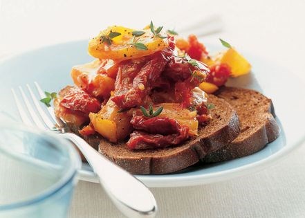 Sun-dried tomato and pepper salad