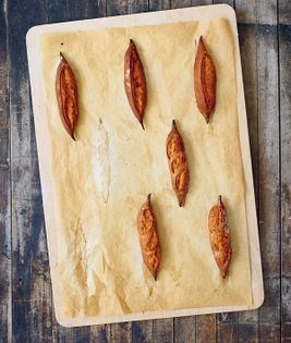 Sun-dried tomato mini baguettes