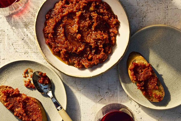 Sun-dried tomato spread (Tomatade)