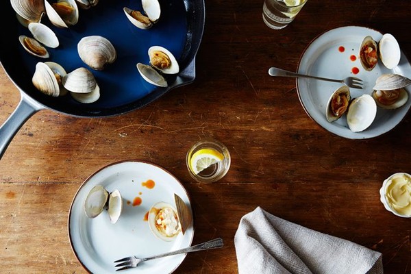 Sunday night clam snack