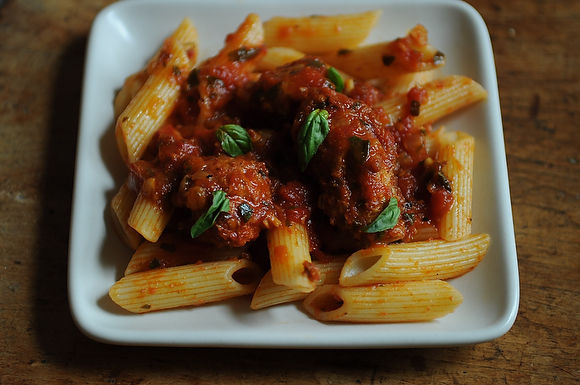 Sunday pork ragu